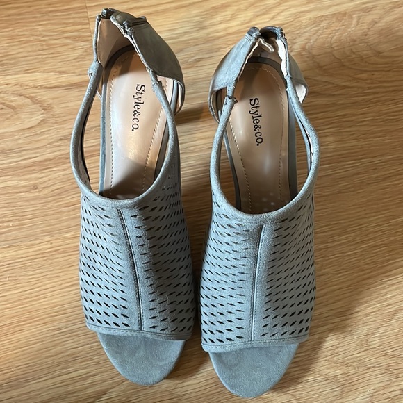 Style & Co Peep Toe Shooties (Size 8) - Picture 2 of 6